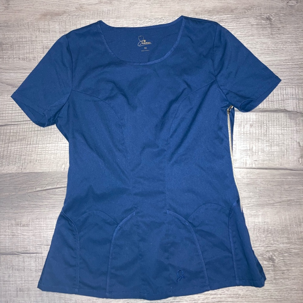 Women’s Jaanuu navy scrub top figure flattering side gold zipper size XS